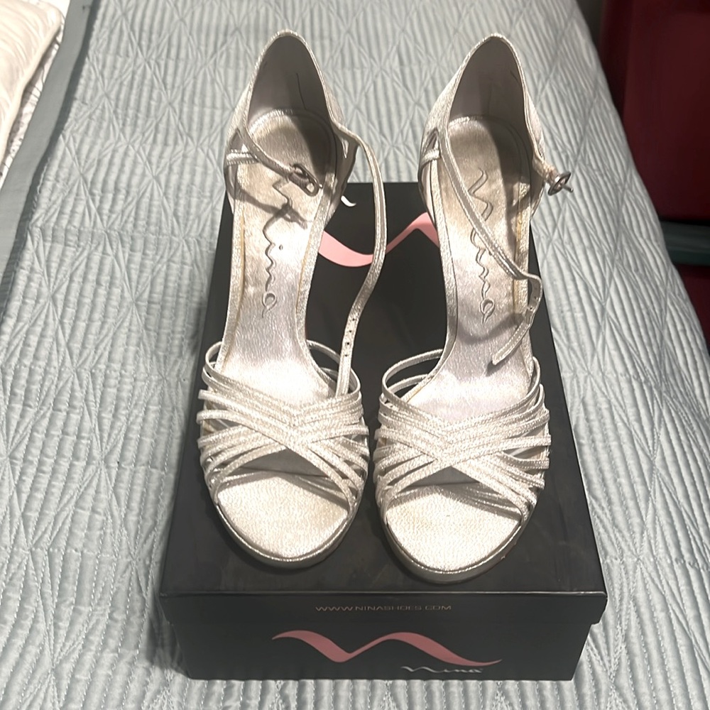 Silver wedding style shoe